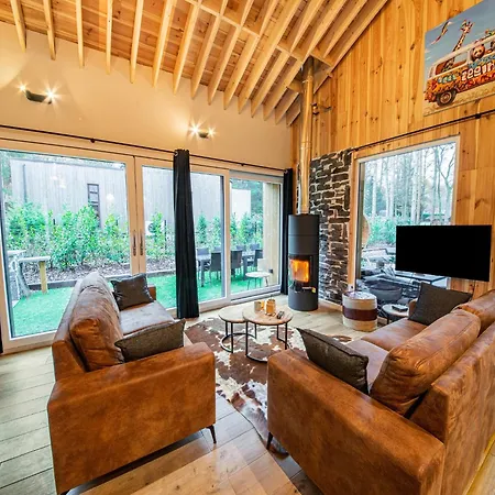 Escape With Heated Pool, Cleaning Included 木屋 *