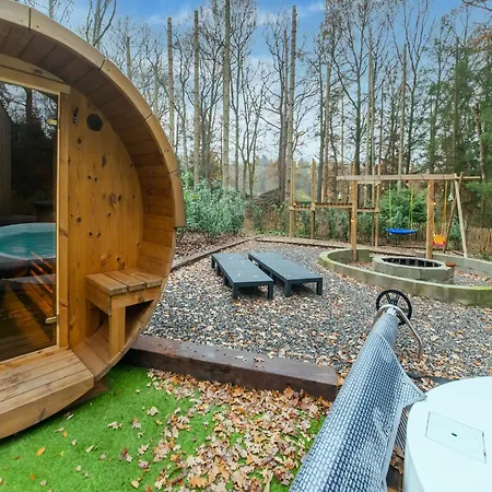 Escape With Heated Pool, Cleaning Included 木屋 *