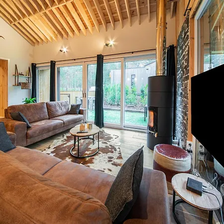 Escape With Heated Pool, Cleaning Included 木屋 Érezée