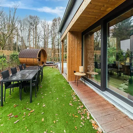 木屋 Escape With Heated Pool, Cleaning Included Érezée